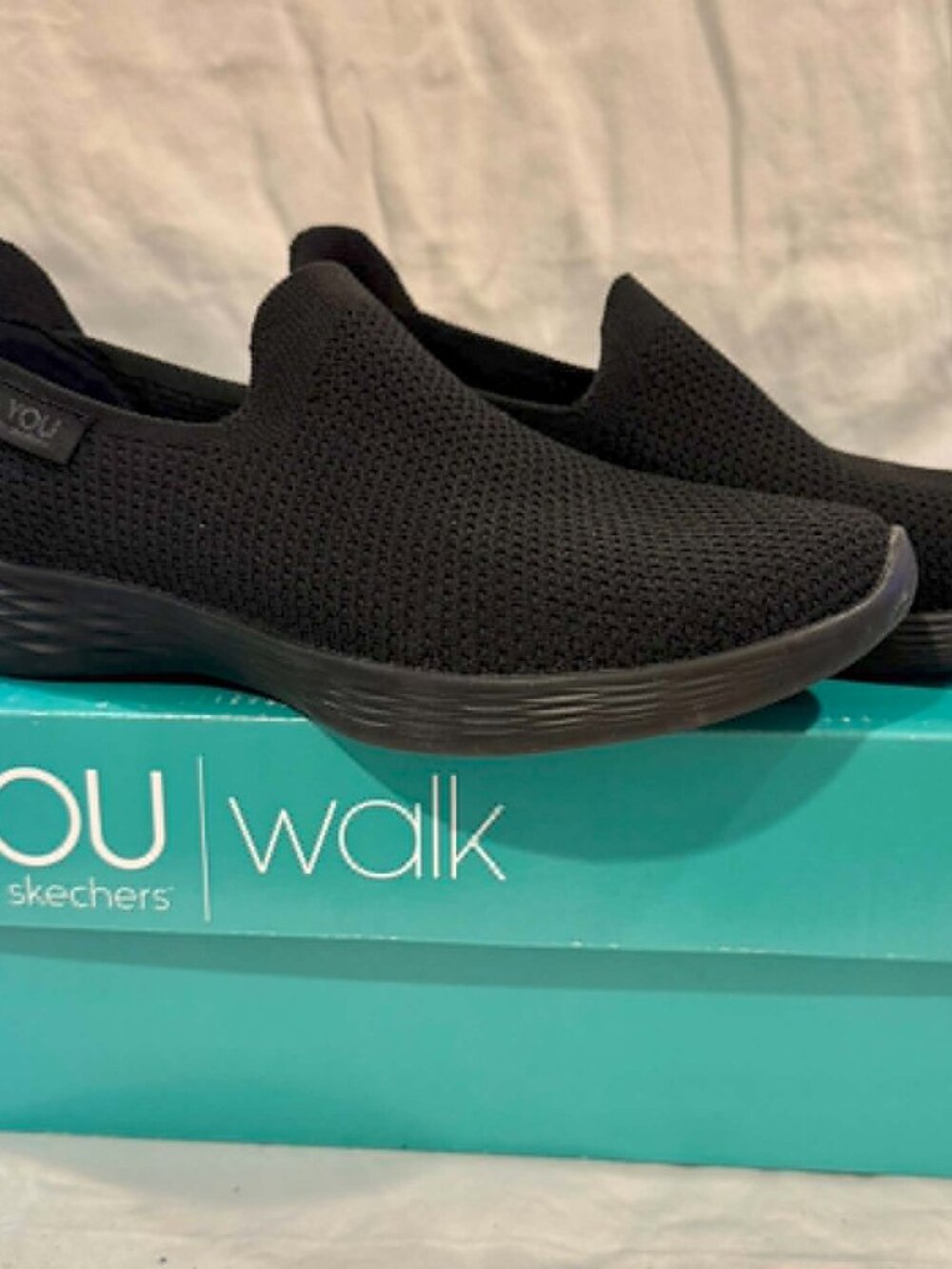 YOU Walk by Skechers Sneaker Size 5.5 NIB
